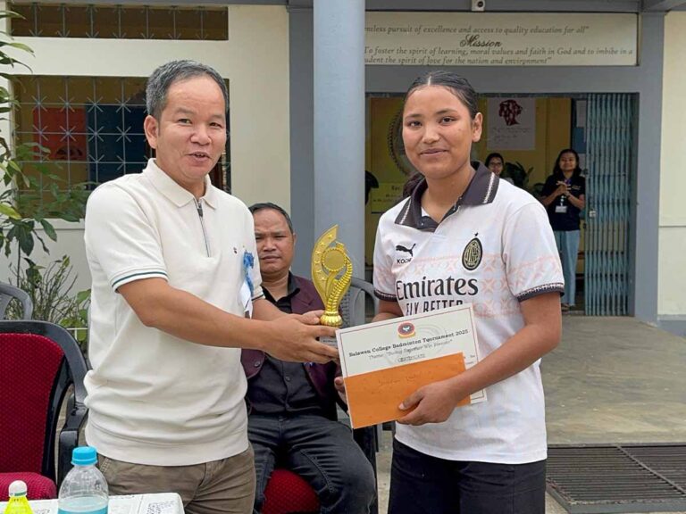 Pynhap pyrda ka Balawan College Umsning ïa ka jingïakop ïalehkai Badminton