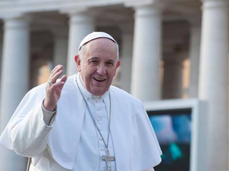 Ha ka rta ba 88 snem, khlad noh u Pope Francis kum u nongsharai ba hakhlieh duh ka Balang Katholik