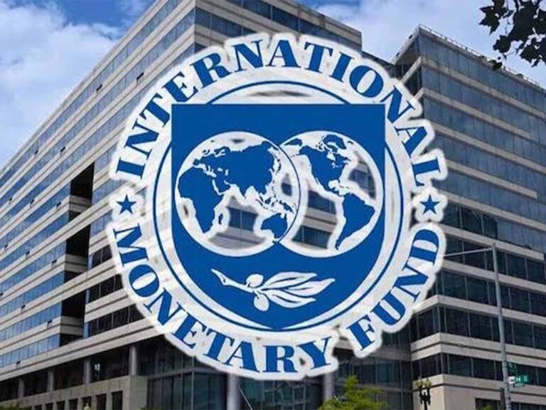 Pynjari ka IMF 11 tylli ki kyndon thymmai  ia ka Pakistan hadien ka jingbitar ka India.