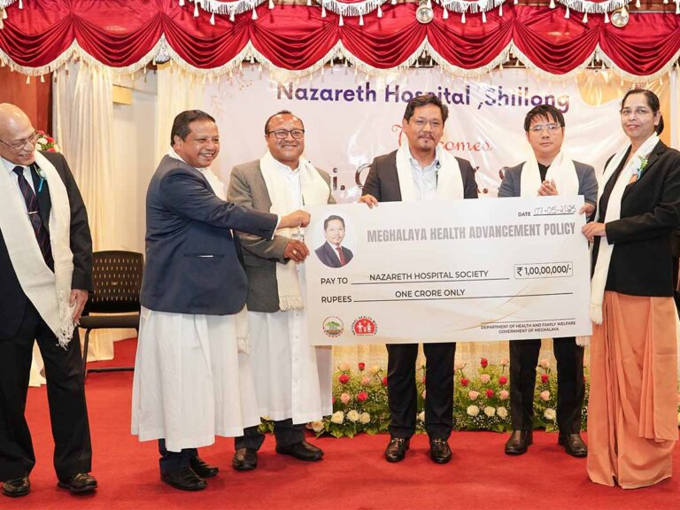 Aiti u Conrad K. Sangma ia ka song pisa ba T. 1 klur sha ka Nazareth Hospital ban dang pynjanai ia ki jingsumar.