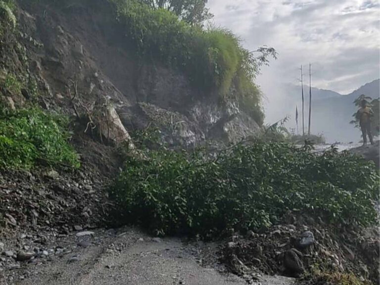 Sahkut palat 2000 ngut ki nongshang suwari na ka jinghap khyndew ha North Sikkim, pynduh ia ka online permit