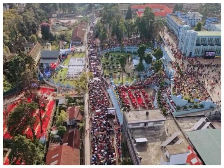 Da Ka Jingriewblei Shim Bynta Ki Paid Riengeit Ka Balang Katholik Ha Ka Proseshon Iukharist Bakhuid Ïingmanebah Cathedral