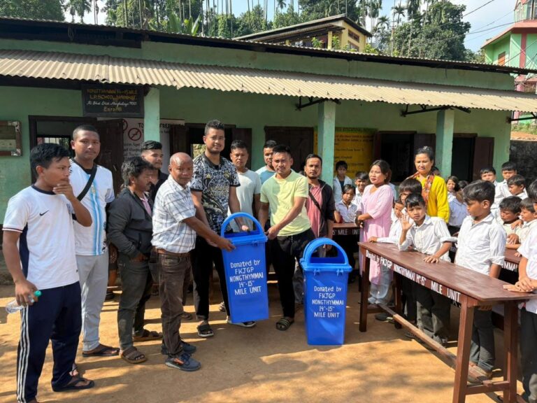 Ïarap ka FKJGP ïa ka skul sorkar ha Nongthymmai 15-mer, aiti da ki Ben, Desk bad Dustbin
