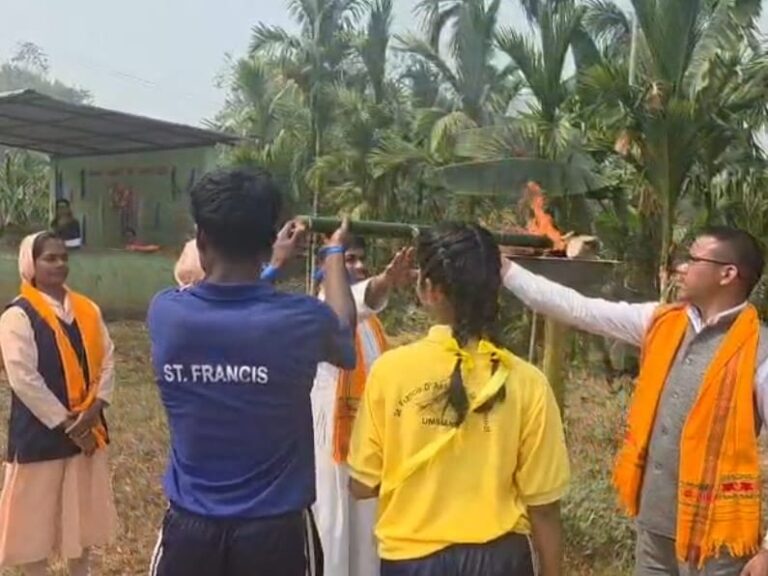 Plie pyrda u Dr. Evarist Myrsing ia ka Annual Sports & Game ka St. Francis D’ Assisi HSS Umsiang