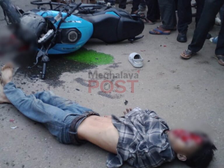 Iap 2 ngut kiba shong bike khlem helmet, hadien ba leit tynrah nadien ka trok ha 15 mer