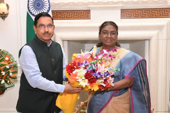 Shimti U Pralhad Joshi Kum U Myntri Ba Thymmai Ka Tnad Pule Puthi Ka Ri India